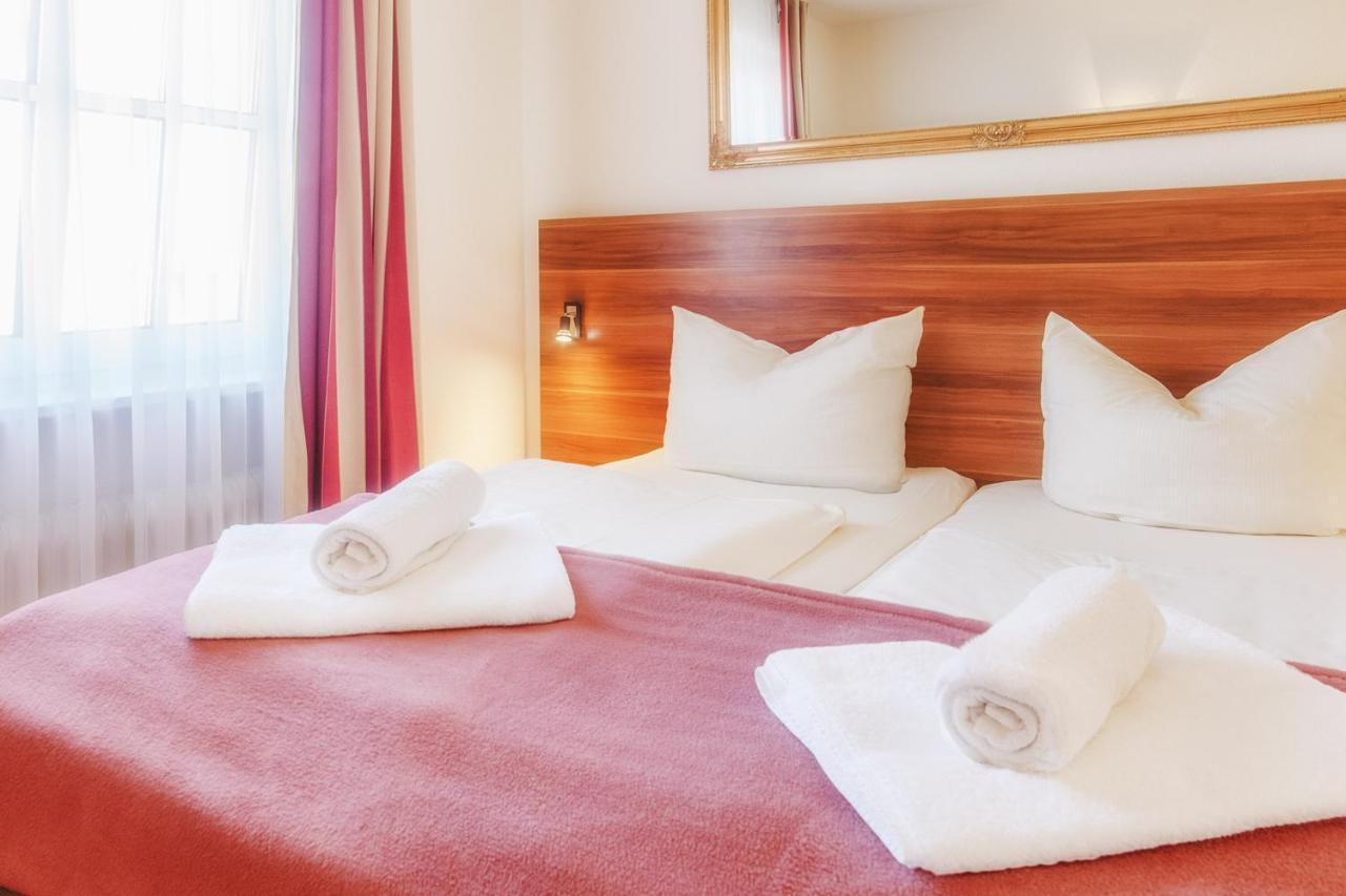 Hotel Mira Mare ハイリゲンハーフェン エクステリア 写真